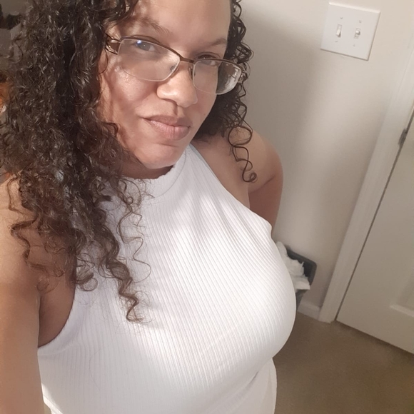 Meet your Posher, Aleasha - Picture 1 of 1